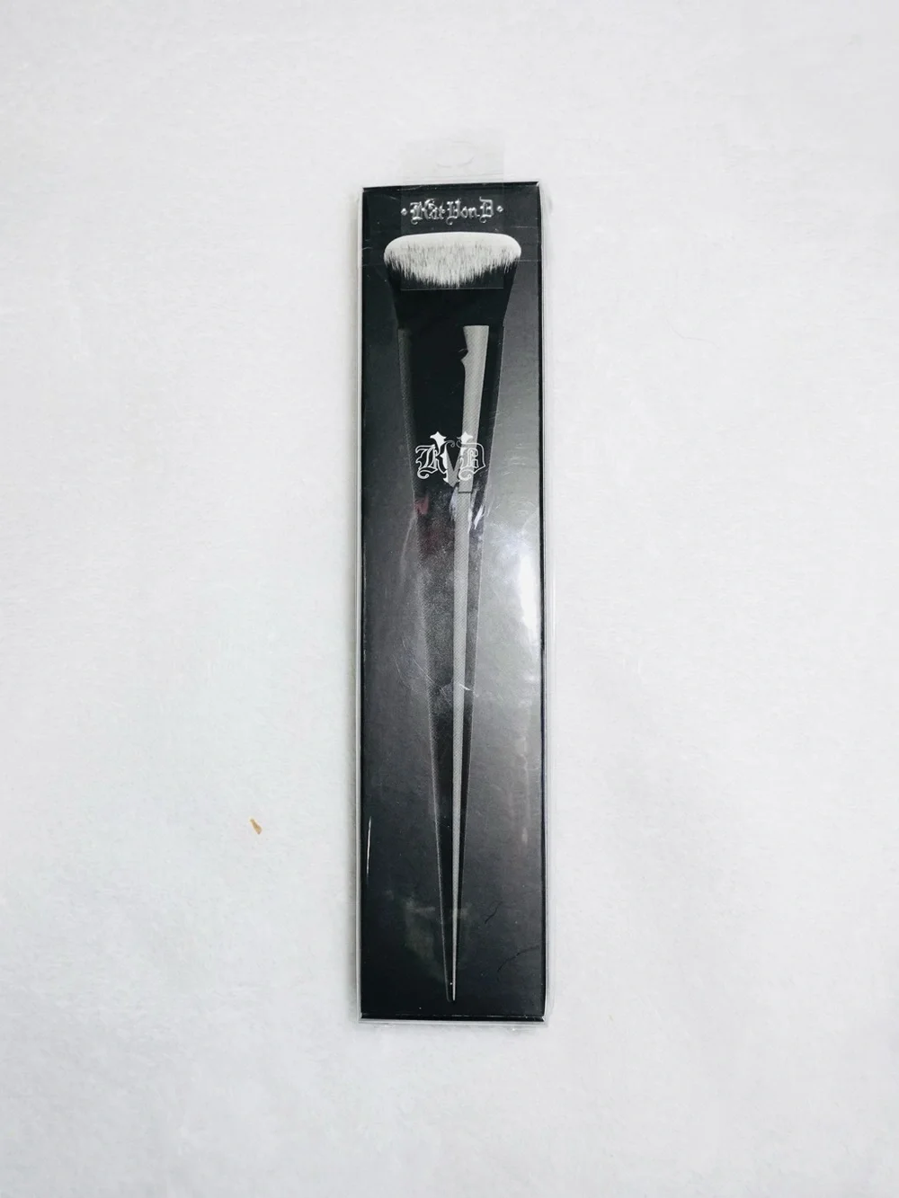 Kat Von D Lock-It Edge Foundation Brush - NIB